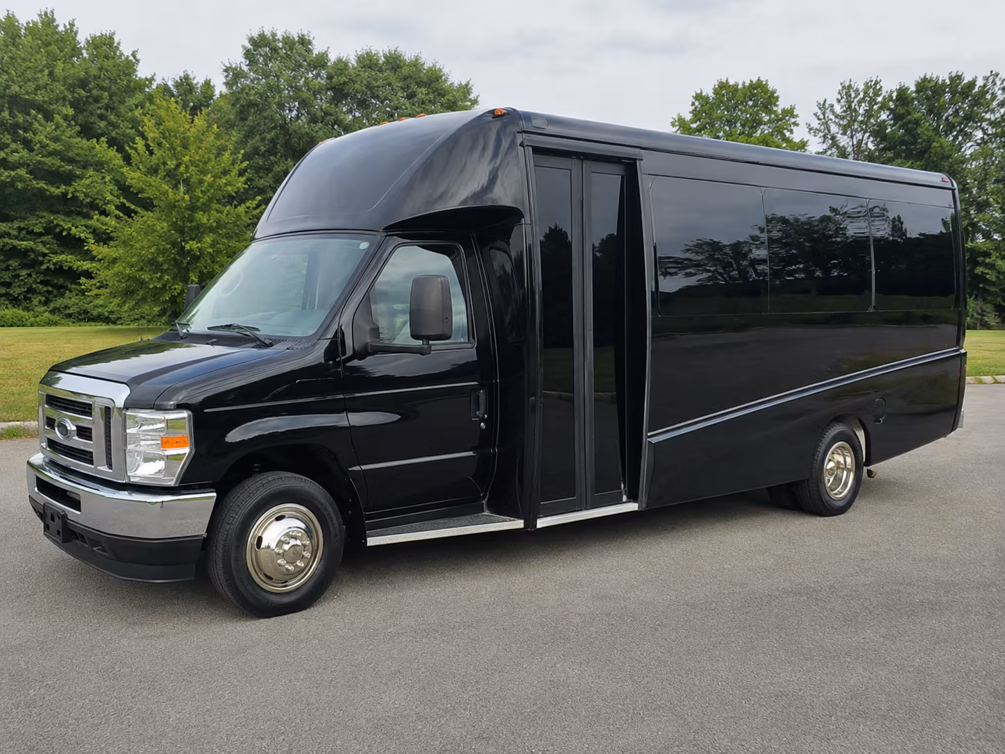 minibuses for smaller livermore prom groups