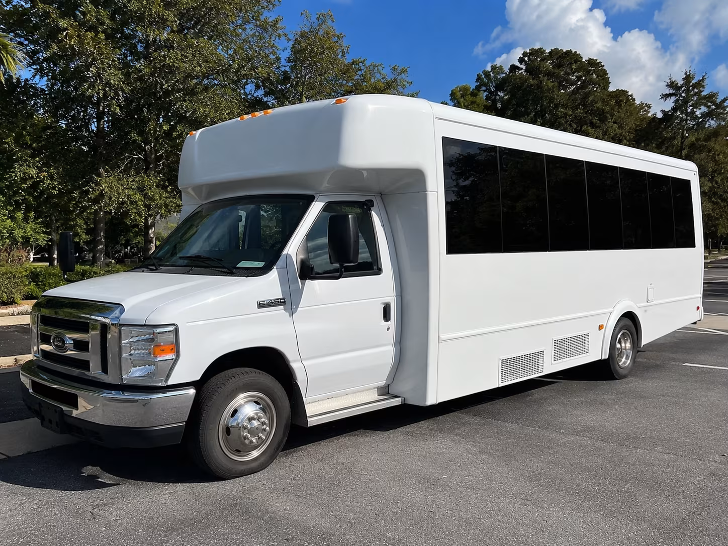 party buses for bachelorette wine tours through livermore valley